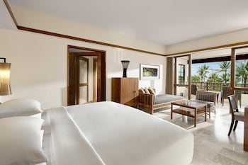 Club Room, 1 King Bed, Ocean View