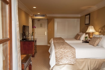 Standard Room, 2 Queen Beds, Accessible, Bathtub