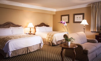 Suite, 2 Queen Beds, Balcony, City View (with Sofabed)
