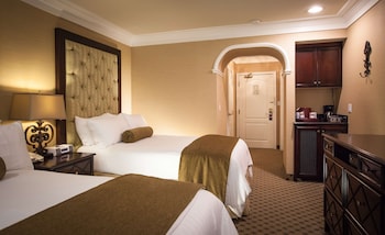 Standard Room, 2 Double Beds, Non Smoking, Refrigerator & Microwave