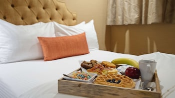 Standard Room, 1 King Bed, Non Smoking, Refrigerator & Microwave