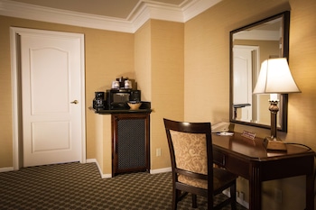 Suite, 2 Queen Beds, Balcony, City View (with Sofabed)
