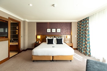Premium Room, 1 King Bed, Club Lounge Access