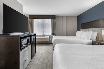 Standard Room, 2 Queen Beds, Refrigerator & Microwave, Lake View