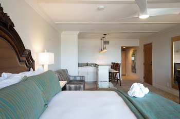Junior Suite, 1 King Bed with Sofa bed, Ocean View