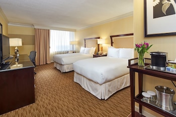 Executive Room, 2 Double Beds, Accessible, Bathtub (Mobility/Hearing)