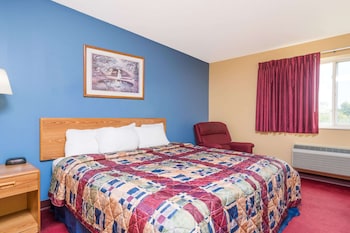 Standard Room, 1 King Bed, Accessible, Non Smoking