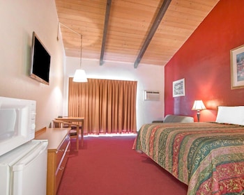 Standard, 1 King Bed, Non Smoking