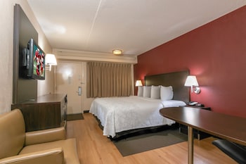 Deluxe Room, 1 King Bed, Accessible (Smoke Free)
