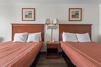 Suite, 2 Queen Beds, Non Smoking