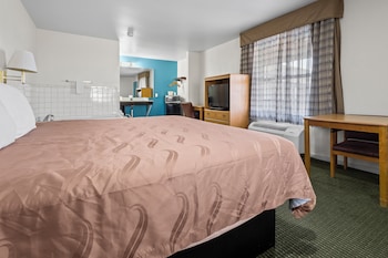 Room, 1 King Bed, Non Smoking, Jetted Tub