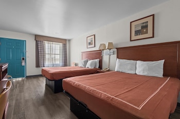 Suite, 2 Queen Beds, Non Smoking
