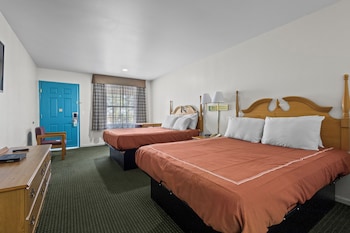 Room, 2 Queen Beds, Smoking