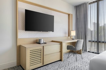 Room, 2 Queen Beds (Mobility/Hearing Access, Roll-In Shwr)