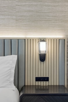Room, 1 King Bed, Mobility Accessible, Valley View (Desert Skyline)
