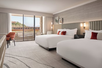 Room, 2 Queen Beds, Mobility Accessible, Patio (Ventana, Roll-In Shower)