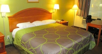 Deluxe Room, 1 King Bed, Non Smoking, Refrigerator & Microwave