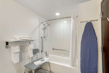 Standard Room, 2 Queen Beds, Accessible, Bathtub