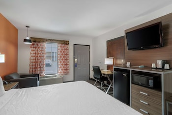 Standard Room, 1 King Bed, Accessible, Non Smoking