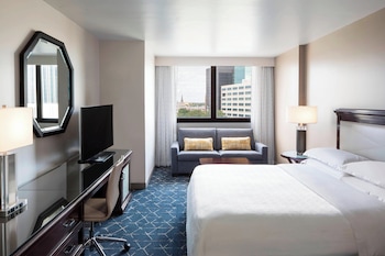 Deluxe Room, 1 King Bed, Harbor View