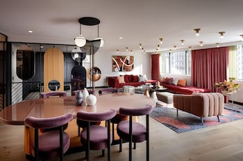 Suite, 1 King Bed
