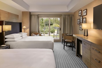 Room, 2 Queen Beds, Patio, Pool View