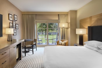 Room, 1 King Bed, Patio, Pool View