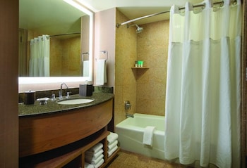 Room, 1 King Bed, Balcony