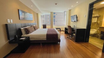 Deluxe Room, 1 King Bed
