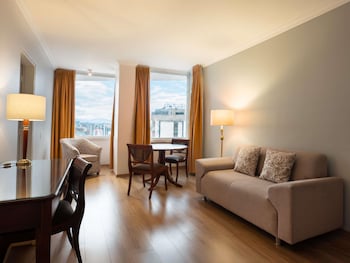 Superior Suite, 2 Bedrooms, 1 Kingbed