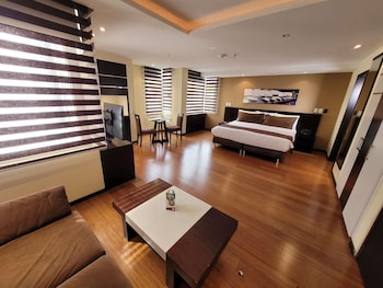 Deluxe Suite, 1 King Bed