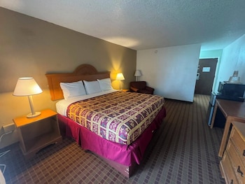Suite - King Bed