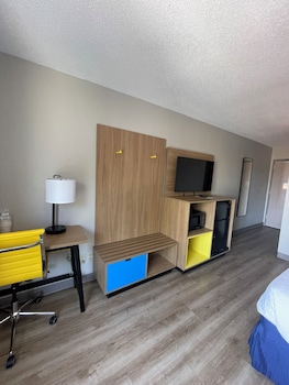 Deluxe Room, 2 Double Beds, Non Smoking