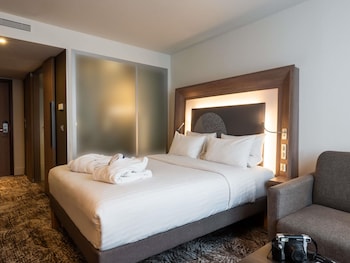 Executive Triple Room, 1 Queen Bed with Sofa bed