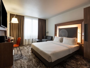 Standard Room, 1 Queen Bed