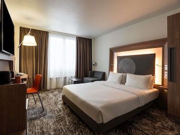 Standard Room, 1 Queen Bed