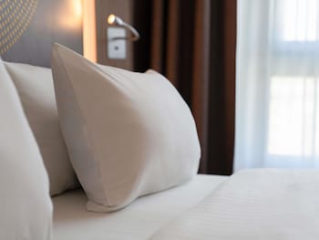 Executive Room, 1 Queen Bed with Sofa bed