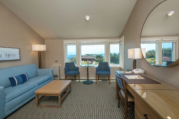 Deluxe Room, 1 Queen Bed with Sofa bed