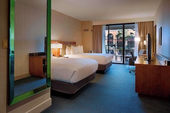 Room, 2 Double Beds, Poolside