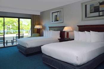 Room, 2 Double Beds, Garden