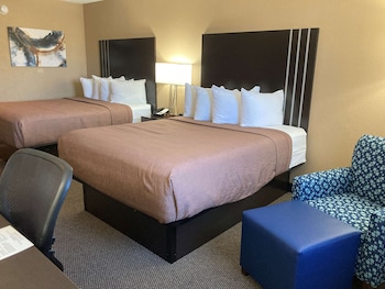 Standard Room, 2 Queen Beds, Non Smoking, Refrigerator & Microwave