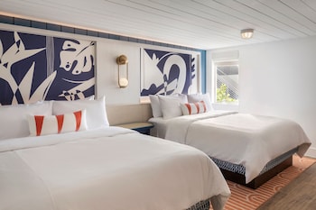 Cottage, 2 Queen Beds (Mobility Accessible, Tub)