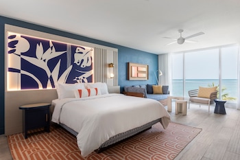 Junior Suite, 1 King Bed with Sofa bed, Oceanfront
