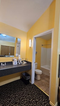 Deluxe Room, 1 King Bed, Non Smoking