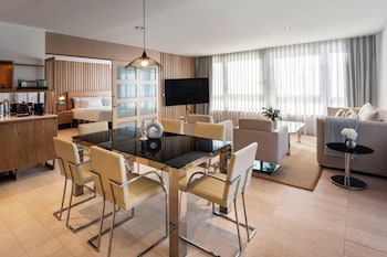 Presidential Suite (The Level Presidential Suite)