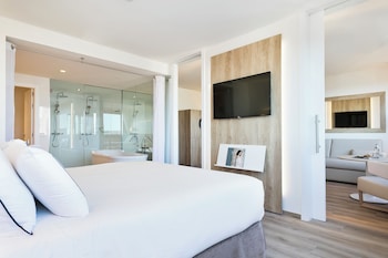 The Level, Junior Suite