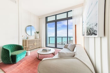 Junior Suite, Suite, 1 King, Ocean View, Balcony(Mobility Accessible, Roll-in Shower)