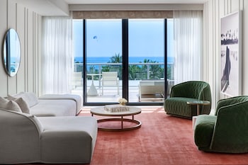 Premier, Suite, 1 King, Oceanfront, Balcony