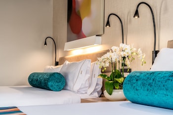 Standard Room, 2 Queen Beds (Off Olympic)