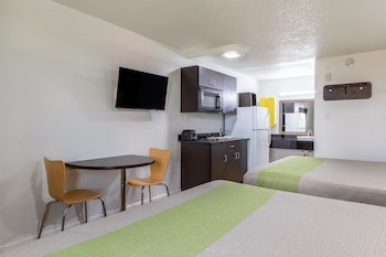 Deluxe Room, 2 Double Beds, Non Smoking, Kitchenette